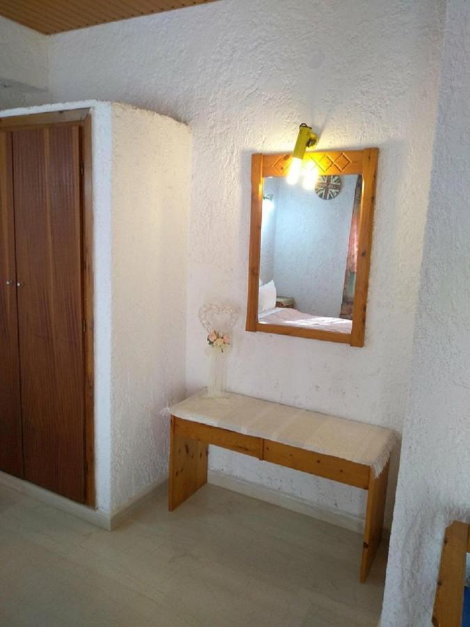 Villas Irene 8 Family Apartments Goúrnes Екстериор снимка